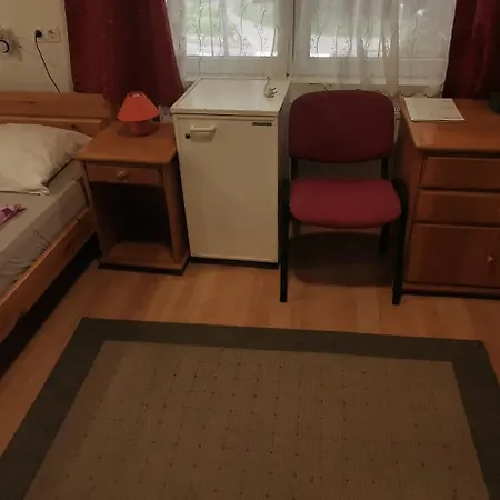 게스트하우스 Balaton Panzio